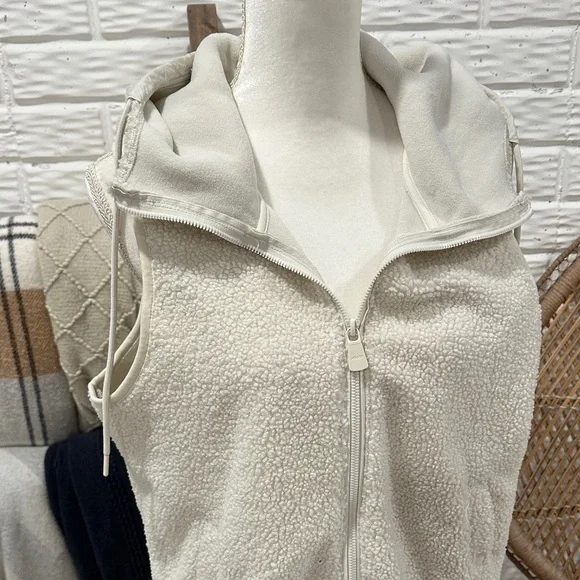 Avia Sherpa Cream Hooded Vest for Women - Picture 2 of 5